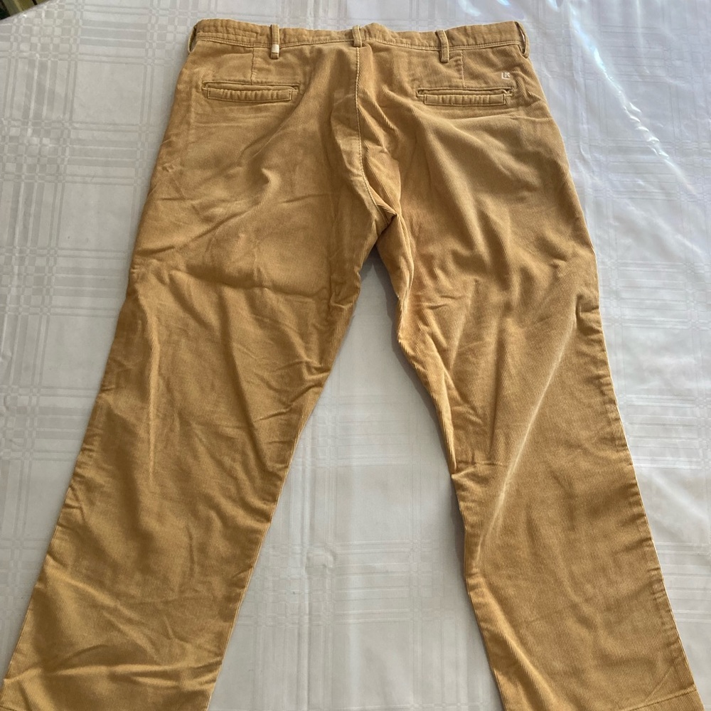 Men’s Khaki pants